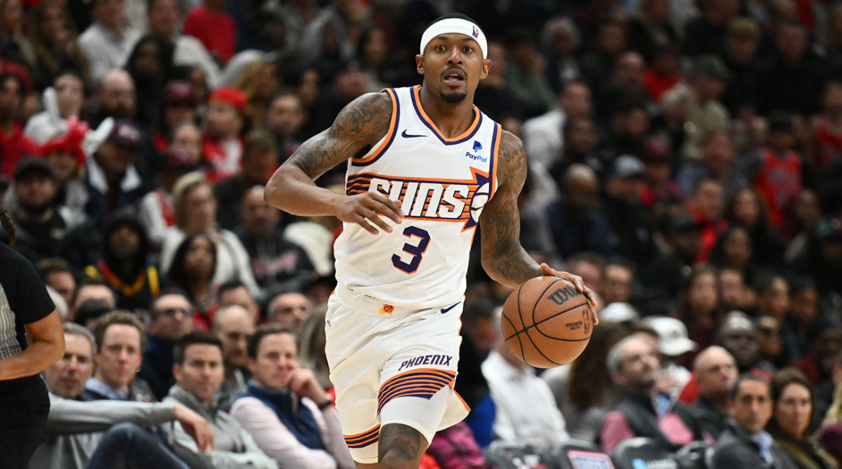 Phoenix Suns guard Bradley Beal dribbles the ball during a game against the Chicago Bulls on Nov. 8, 2023.